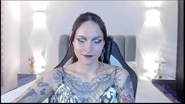 AnnyThompson  online show from February 5, 2026, 10:16 pm