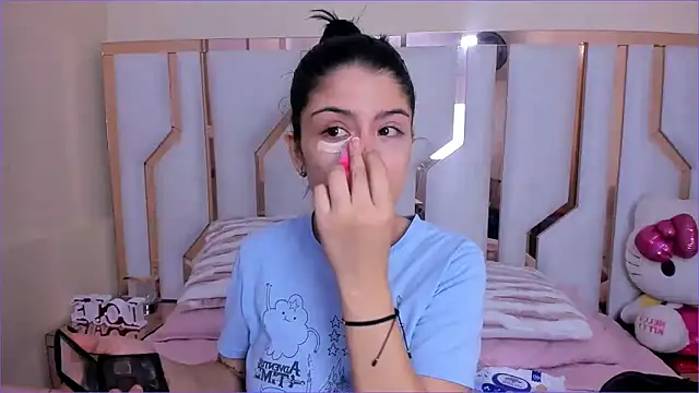 Snapshot of TifanyChill chatting on November 4, 2025, 7:39 pm TifanyChill online show from November 4, 2025, 7:39 pm