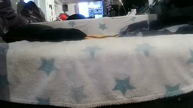 Snapshot of lukasdie chatting on April 7, 2026, 4:09 pm lukasdie online show from April 7, 2026, 4:09 pm