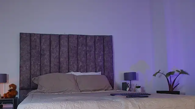 milaivanova online show from September 16, 2025, 11:44 am