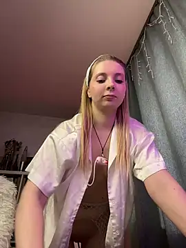 Snapshot of oceaneyesbb chatting on March 14, 2025, 9:24 am oceaneyesbb online show from March 14, 2025, 9:24 am