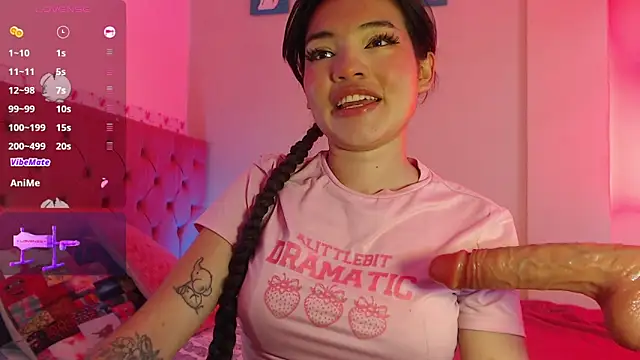 lauvelez   online show from April 17, 2026, 1:03 pm