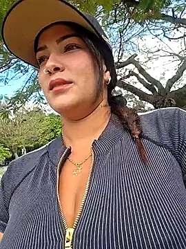 camiysebas21 online show from May 10, 2026, 7:16 pm
