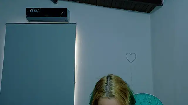 WandaDoll online show from February 10, 2026, 12:04 pm