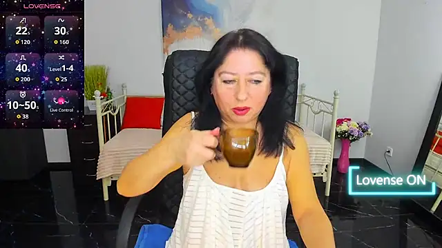 Julia Dean online show from February 19, 2026, 1:30 pm