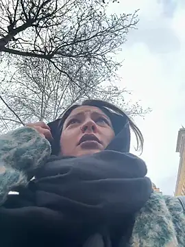 BabeRainbow online show from February 26, 2025, 9:44 am