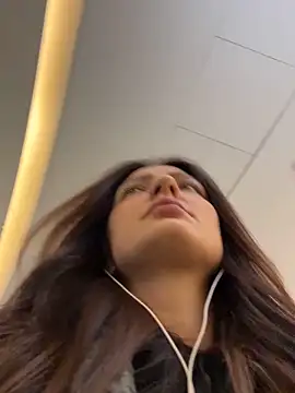 BabeRainbow online show from September 27, 2025, 1:50 pm