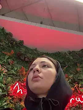 BabeRainbow online show from January 3, 2025, 9:36 am