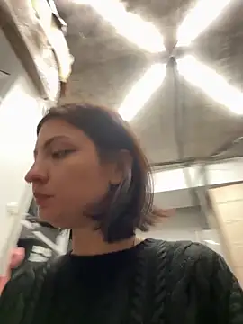 BabeRainbow online show from February 6, 2025, 12:15 pm