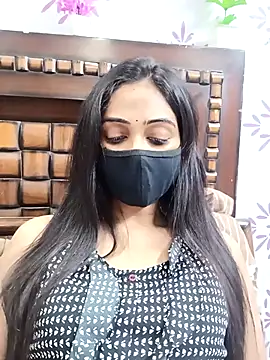 Snapshot of Yours-Bebo chatting on November 10, 2025, 6:24 pm Yours-Bebo online show from November 10, 2025, 6:24 pm