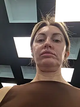 Miss    Mia  online show from February 20, 2026, 11:45 am