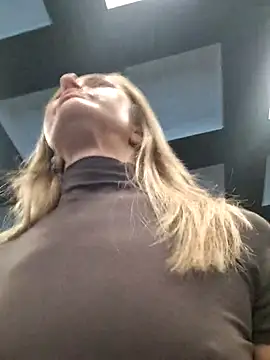 Miss    Mia  online show from January 17, 2026, 9:35 am