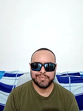 Snapshot of ElSunEagle chatting on June 1, 2026, 2:34 am ElSunEagle online show from June 1, 2026, 2:34 am