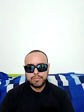 Snapshot of ElSunEagle chatting on May 28, 2026, 2:41 am ElSunEagle online show from May 28, 2026, 2:41 am