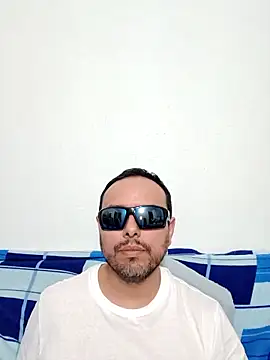 ElSunEagle online show from April 23, 2026, 2:40 am