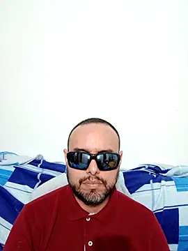 Snapshot of ElSunEagle chatting on June 4, 2026, 2:27 am ElSunEagle online show from June 4, 2026, 2:27 am