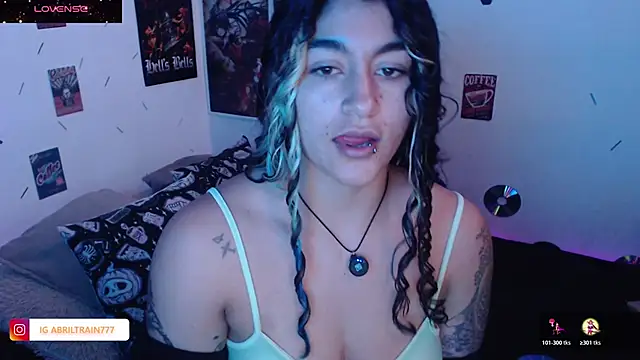 Snapshot of abril666 chatting on November 7, 2025, 4:22 pm abril666 online show from November 7, 2025, 4:22 pm