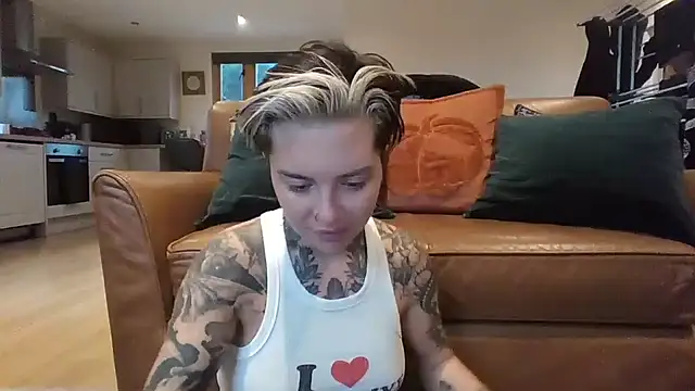 Snapshot of Rubyrichhxo chatting on November 18, 2025, 9:45 am Rubyrichhxo online show from November 18, 2025, 9:45 am