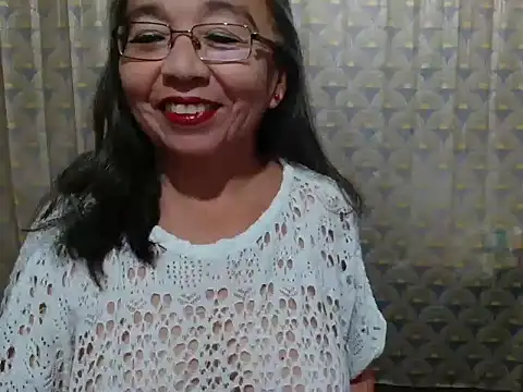 Snapshot of lorelei_latina chatting on January 15, 2026, 9:01 am lorelei latina online show from January 15, 2026, 9:01 am