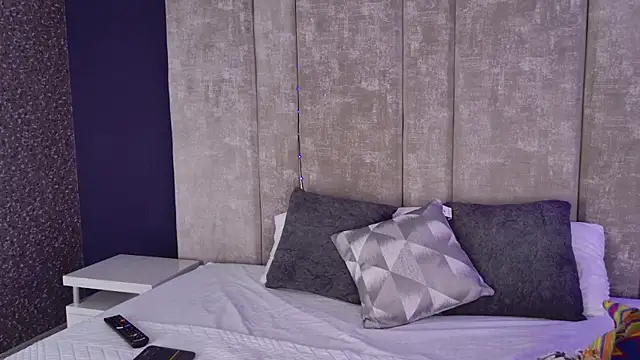 GiselOrtiz online show from December 18, 2025, 10:30 am