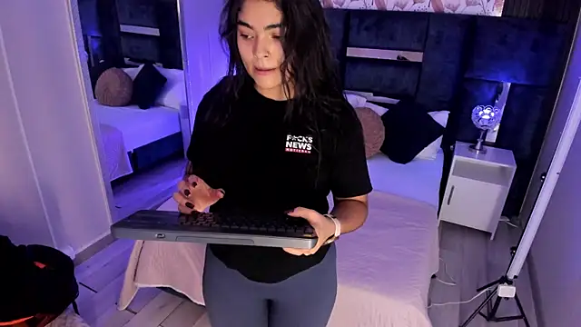 Snapshot of GiselOrtiz chatting on July 16, 2026, 11:18 am GiselOrtiz online show from July 16, 2026, 11:18 am