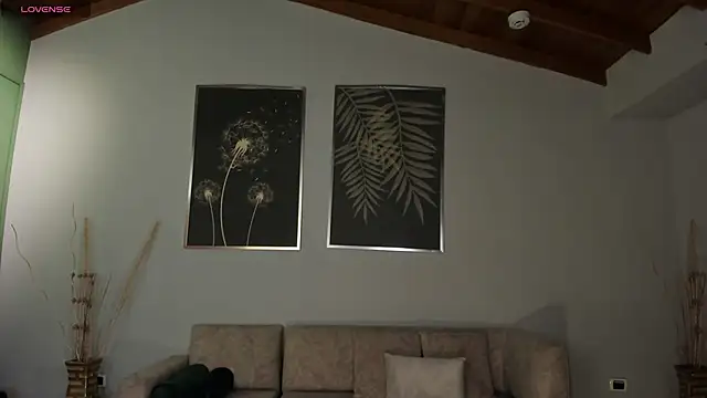 Snapshot of CorinneRusso chatting on November 24, 2025, 5:40 am CorinneRusso online show from November 24, 2025, 5:40 am