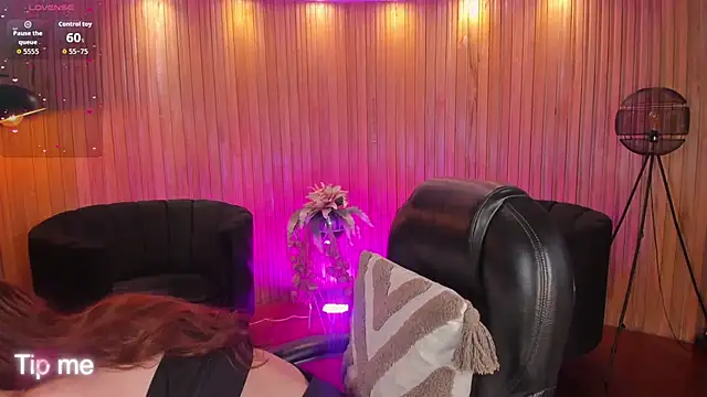 Snapshot of CorinneRusso chatting on December 15, 2025, 5:46 am CorinneRusso online show from December 15, 2025, 5:46 am