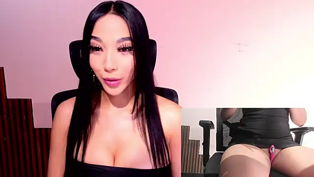 Snapshot of ZendayaGrey chatting on May 14, 2026, 8:39 pm ZendayaGrey online show from May 14, 2026, 8:39 pm