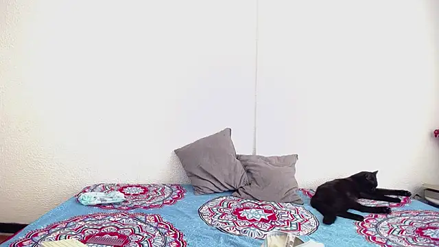 Snapshot of _joanne_and_oliver_ chatting on September 17, 2025, 5:15 pm joanne and oliver online show from September 17, 2025, 5:15 pm