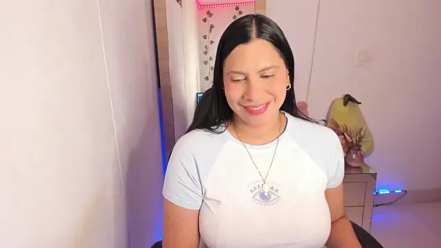 Snapshot of hellensexy chatting on February 8, 2025, 9:04 pm hellensexy online show from February 8, 2025, 9:04 pm