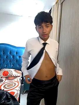 Snapshot of Leonarrrd_01 chatting on October 30, 2025, 9:01 pm Leonarrrd 01 online show from October 30, 2025, 9:01 pm