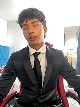 Snapshot of Leonarrrd_01 chatting on November 5, 2025, 4:54 pm Leonarrrd 01 online show from November 5, 2025, 4:54 pm