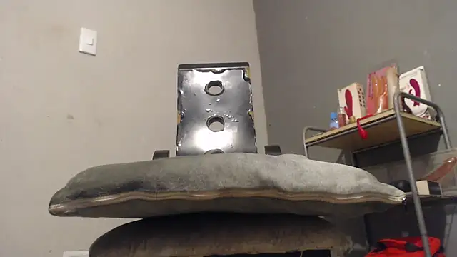 Snapshot of Amazing12inch chatting on December 2, 2025, 10:55 pm Amazing12inch online show from December 2, 2025, 10:55 pm