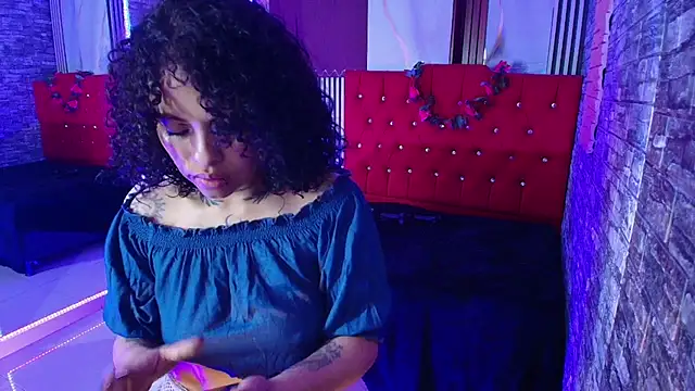 Snapshot of miahernadez303av chatting on December 22, 2025, 4:01 am miahernadez303av online show from December 22, 2025, 4:01 am