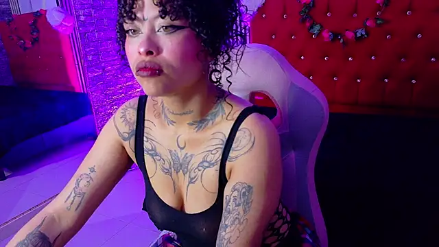 Snapshot of miahernadez303av chatting on February 11, 2026, 4:23 am miahernadez303av online show from February 11, 2026, 4:23 am