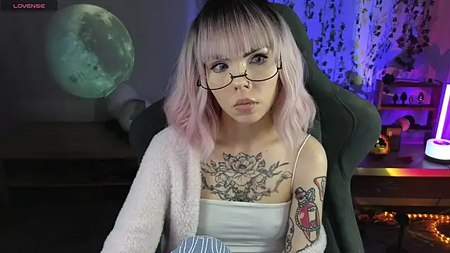 Kerry Kirk online show from April 16, 2026, 8:42 pm