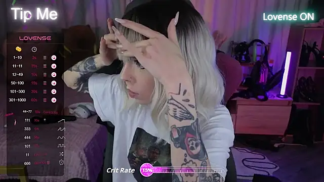 Snapshot of Kerry_Kirk chatting on September 28, 2025, 8:05 pm Kerry Kirk online show from September 28, 2025, 8:05 pm