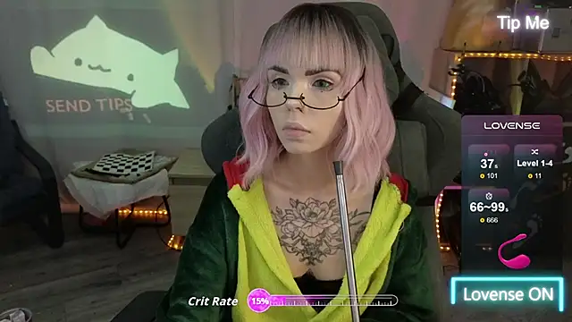 Snapshot of Kerry_Kirk chatting on November 19, 2025, 9:04 pm Kerry Kirk online show from November 19, 2025, 9:04 pm