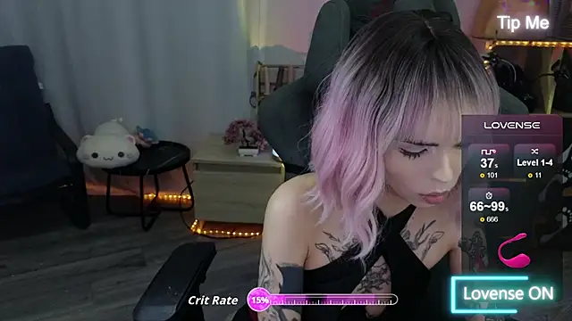 Snapshot of Kerry_Kirk chatting on November 22, 2025, 10:19 pm Kerry Kirk online show from November 22, 2025, 10:19 pm