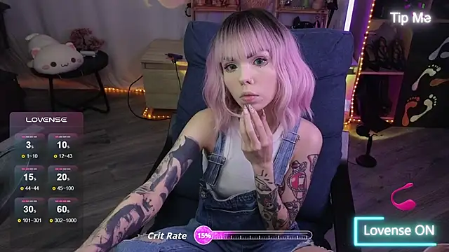 Snapshot of Kerry_Kirk chatting on November 13, 2025, 9:51 pm Kerry Kirk online show from November 13, 2025, 9:51 pm