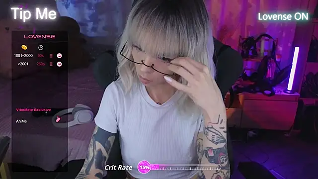 Snapshot of Kerry_Kirk chatting on October 7, 2025, 11:06 pm Kerry Kirk online show from October 7, 2025, 11:06 pm