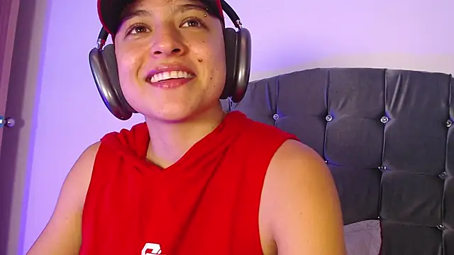 Antonella Cruz02 online show from August 4, 2026, 3:22 am