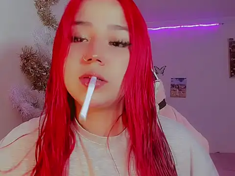 Snapshot of madisonx17 chatting on December 16, 2025, 10:14 pm madisonx17 online show from December 16, 2025, 10:14 pm