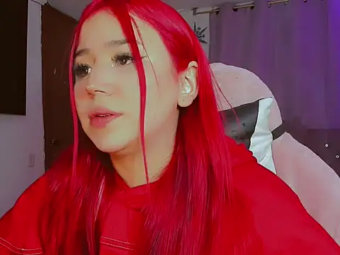 Snapshot of madisonx17 chatting on November 29, 2025, 12:00 am madisonx17 online show from November 29, 2025, 12:00 am