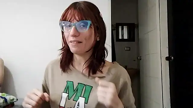 Snapshot of Luna-e-Franco1 chatting on January 18, 2026, 6:22 pm Luna-e-Franco1 online show from January 18, 2026, 6:22 pm