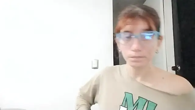 Snapshot of Luna-e-Franco1 chatting on January 11, 2026, 12:06 am Luna-e-Franco1 online show from January 11, 2026, 12:06 am