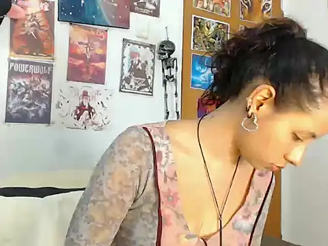 Snapshot of kiaraleono1302 chatting on December 16, 2025, 1:21 am kiaraleono1302 online show from December 16, 2025, 1:21 am