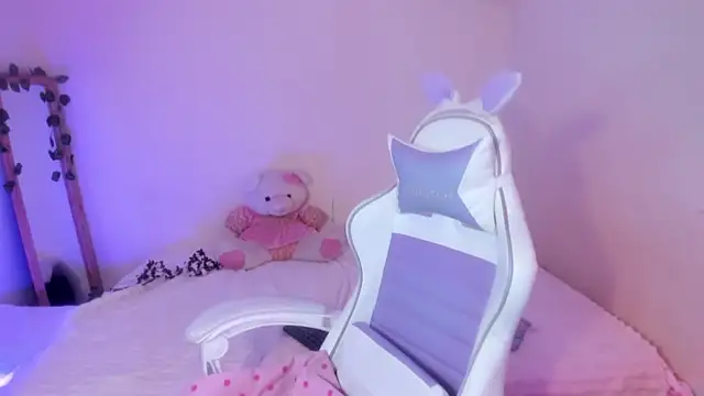 Anastasia1213 online show from April 16, 2026, 11:40 pm