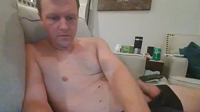 Snapshot of johnd101020 chatting on December 10, 2024, 2:27 am johnd101020 online show from December 10, 2024, 2:27 am