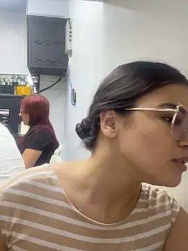 Snapshot of CamilaSofiia chatting on November 5, 2025, 8:12 pm CamilaSofiia online show from November 5, 2025, 8:12 pm